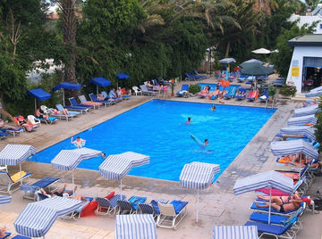 Paphos Paphiessa Hotel & Apartments מראה חיצוני תמונה