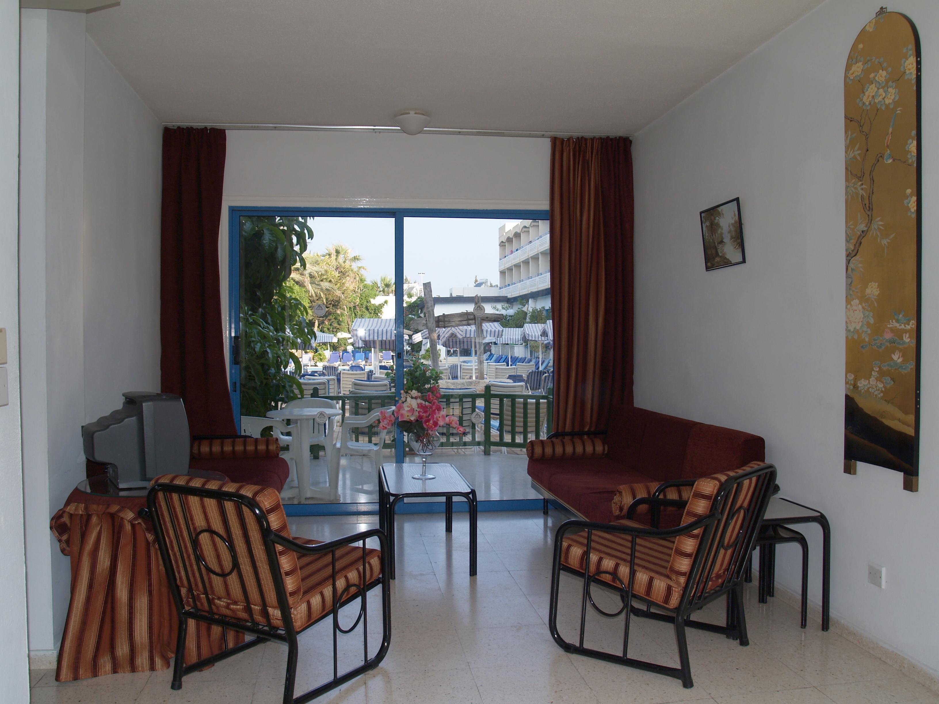 Paphos Paphiessa Hotel & Apartments מראה חיצוני תמונה