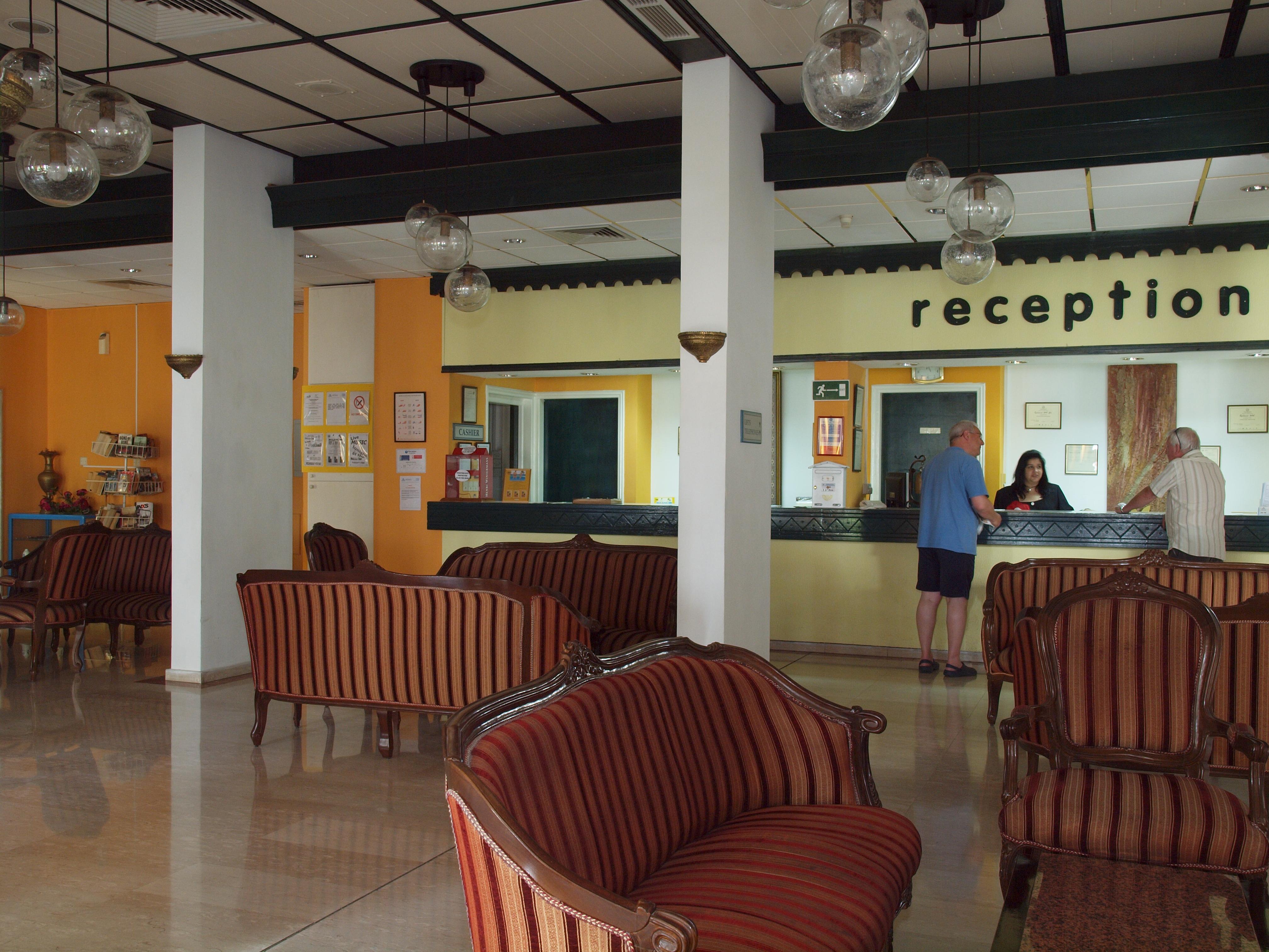 Paphos Paphiessa Hotel & Apartments מראה חיצוני תמונה