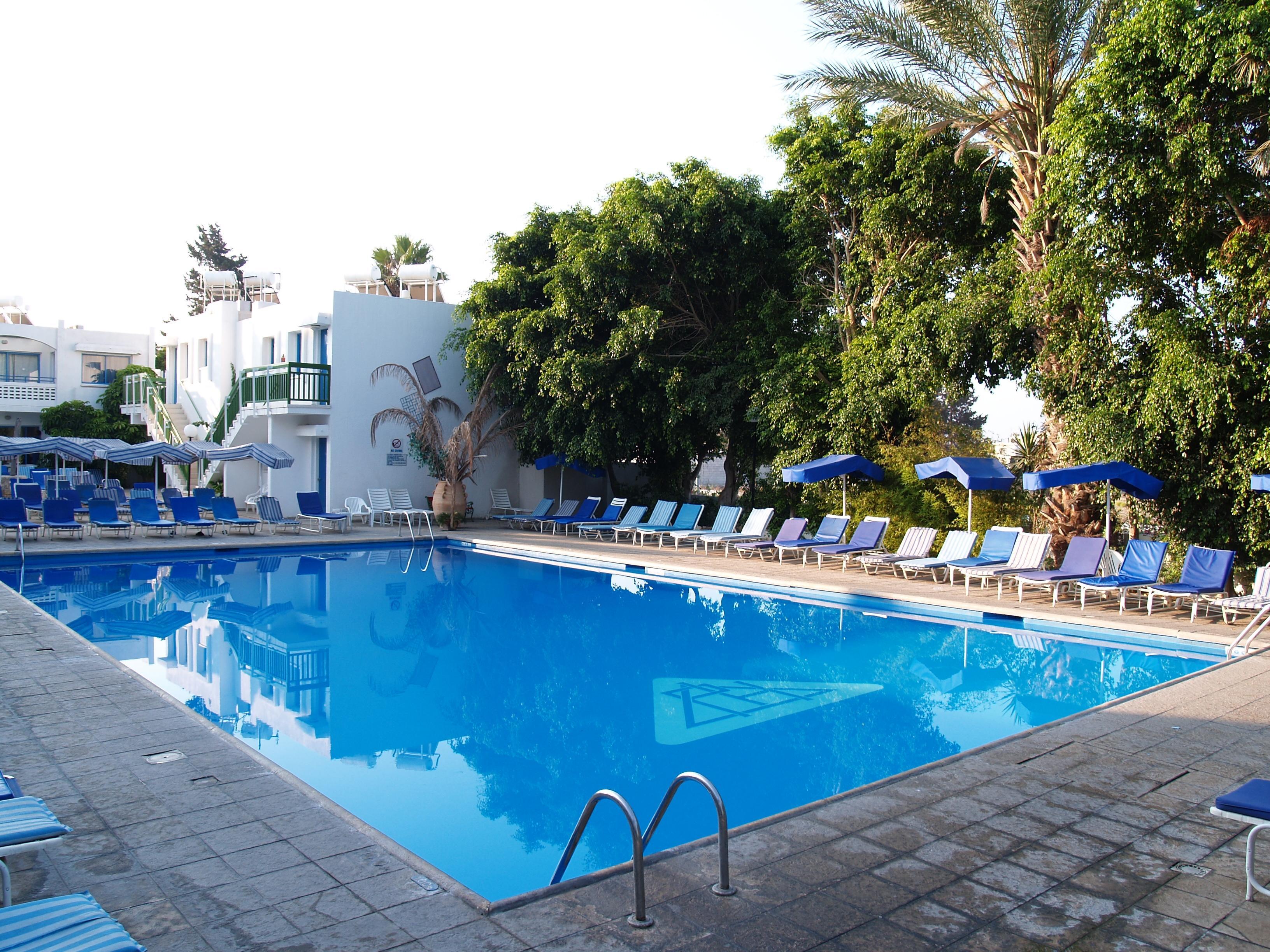Paphos Paphiessa Hotel & Apartments מראה חיצוני תמונה