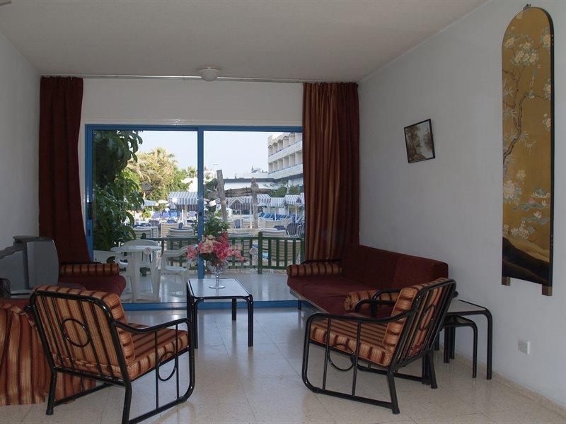 Paphos Paphiessa Hotel & Apartments מראה חיצוני תמונה