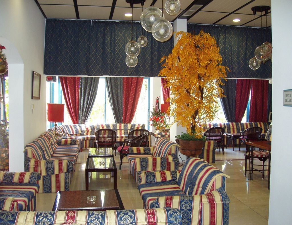 Paphos Paphiessa Hotel & Apartments מראה חיצוני תמונה