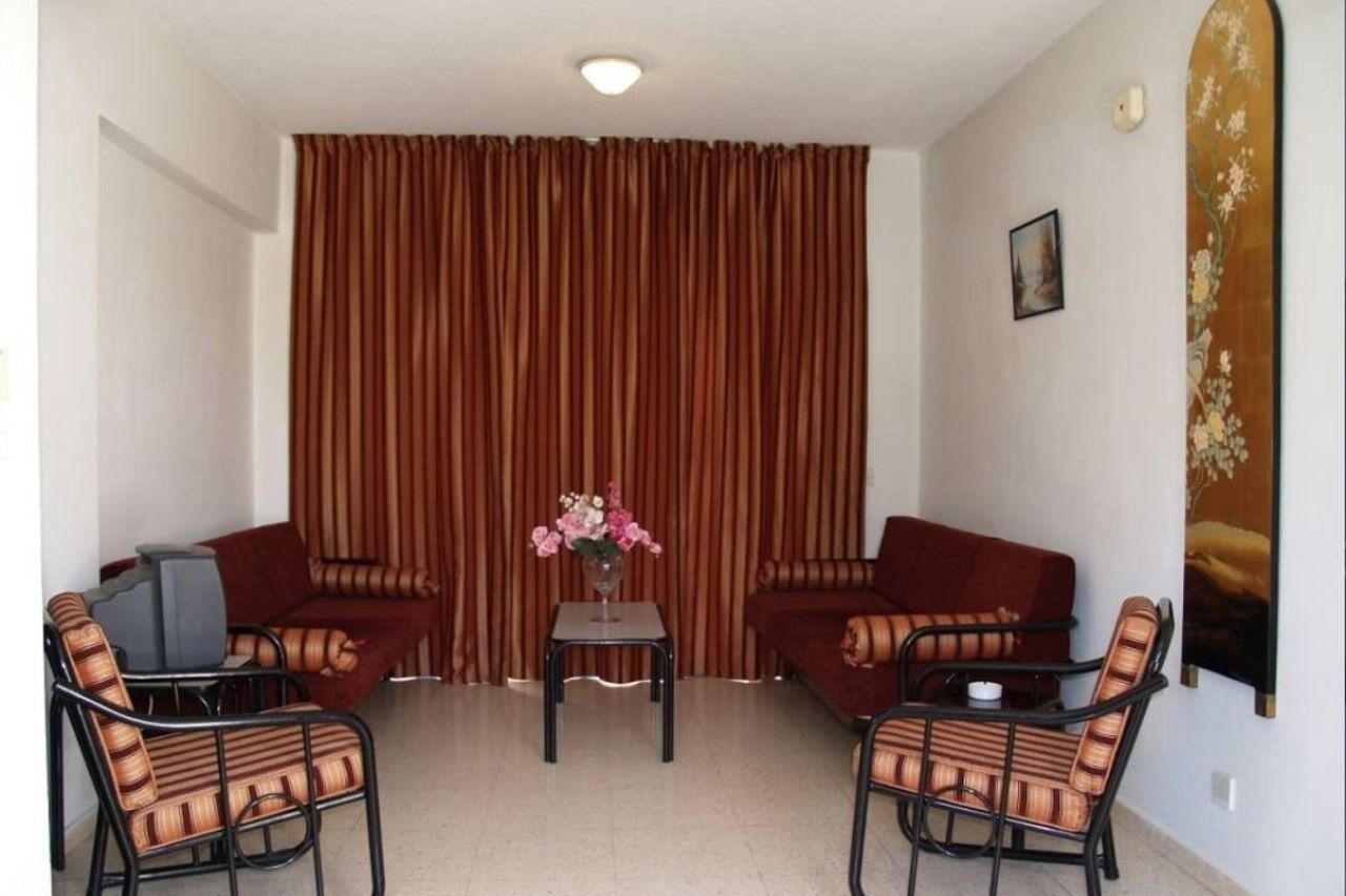 Paphos Paphiessa Hotel & Apartments מראה חיצוני תמונה